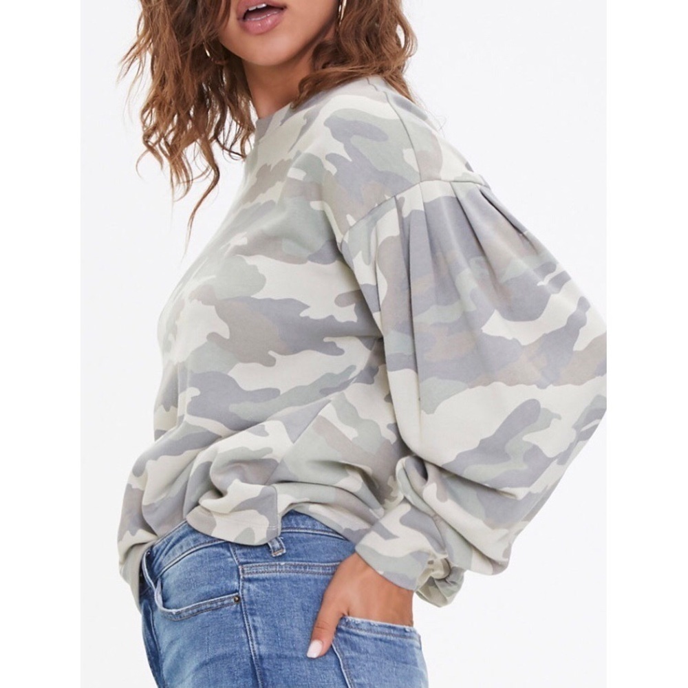 Forever21 Slightly cropped Green Camo Sweatshirt